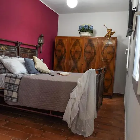 לינה וארוחת בוקר Corte Cantoni 4*